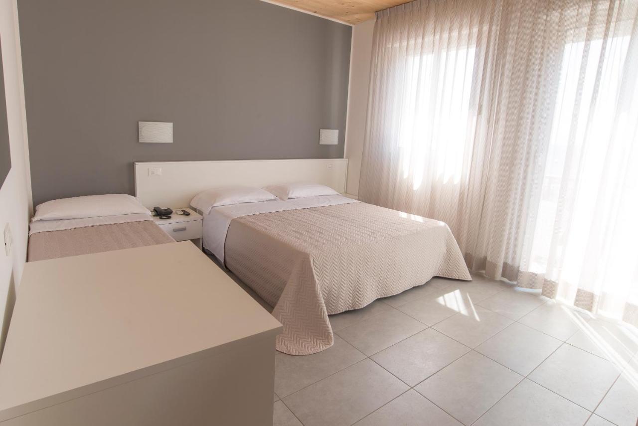 Hotel Atene Lido di Jesolo Exteriör bild