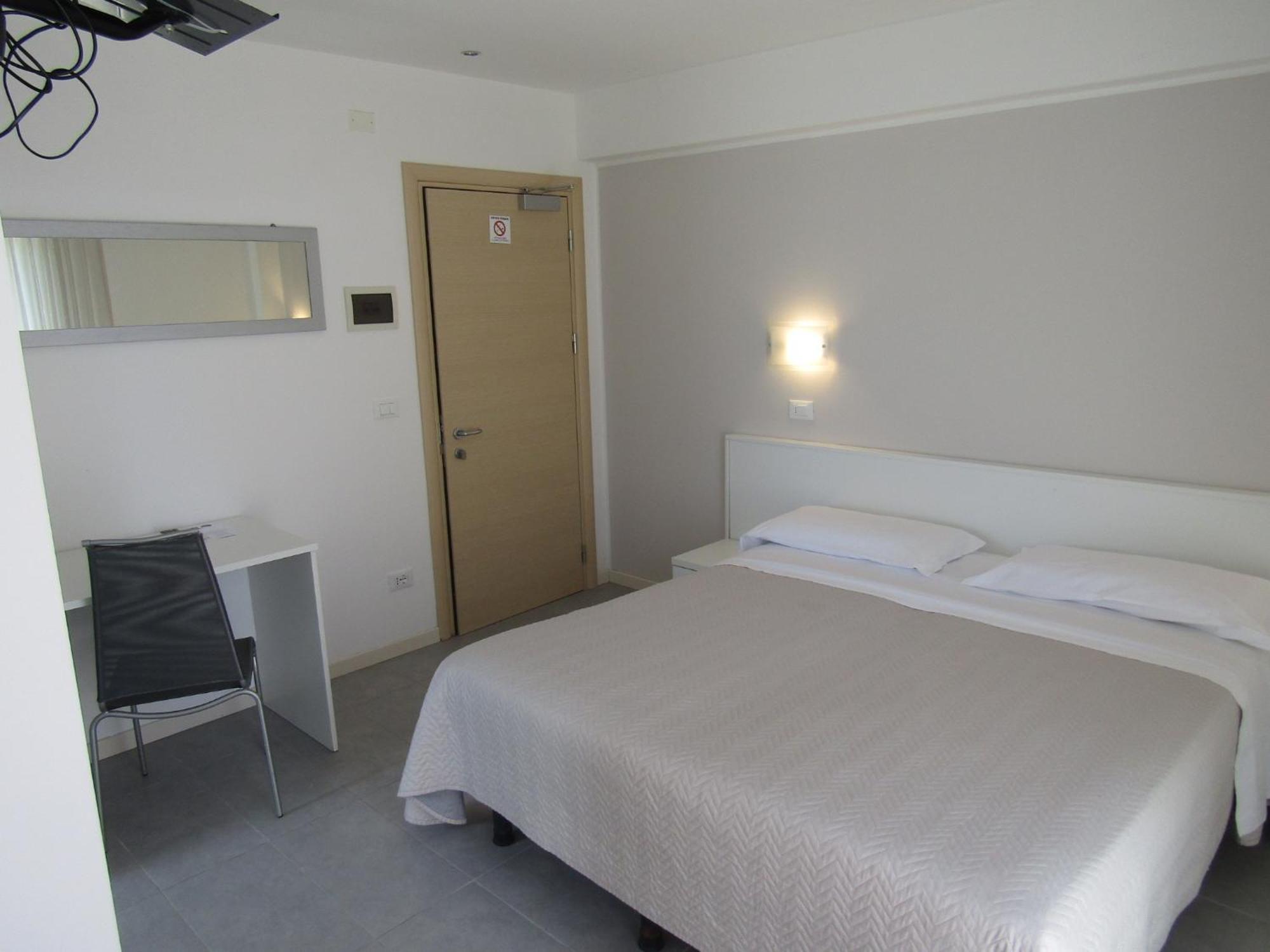 Hotel Atene Lido di Jesolo Exteriör bild